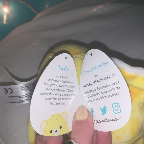 Lexie the cheetah squishmallow - Picture 3 of 3